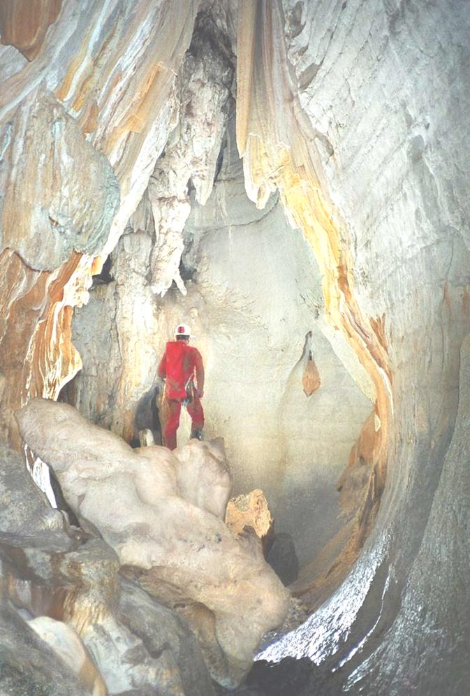 Spéléologie dans le gard avec accueil Bessèges