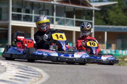 Stage pilotage karting, dans le gard avec hébergement Stage pilotage karting, besseges hébergement